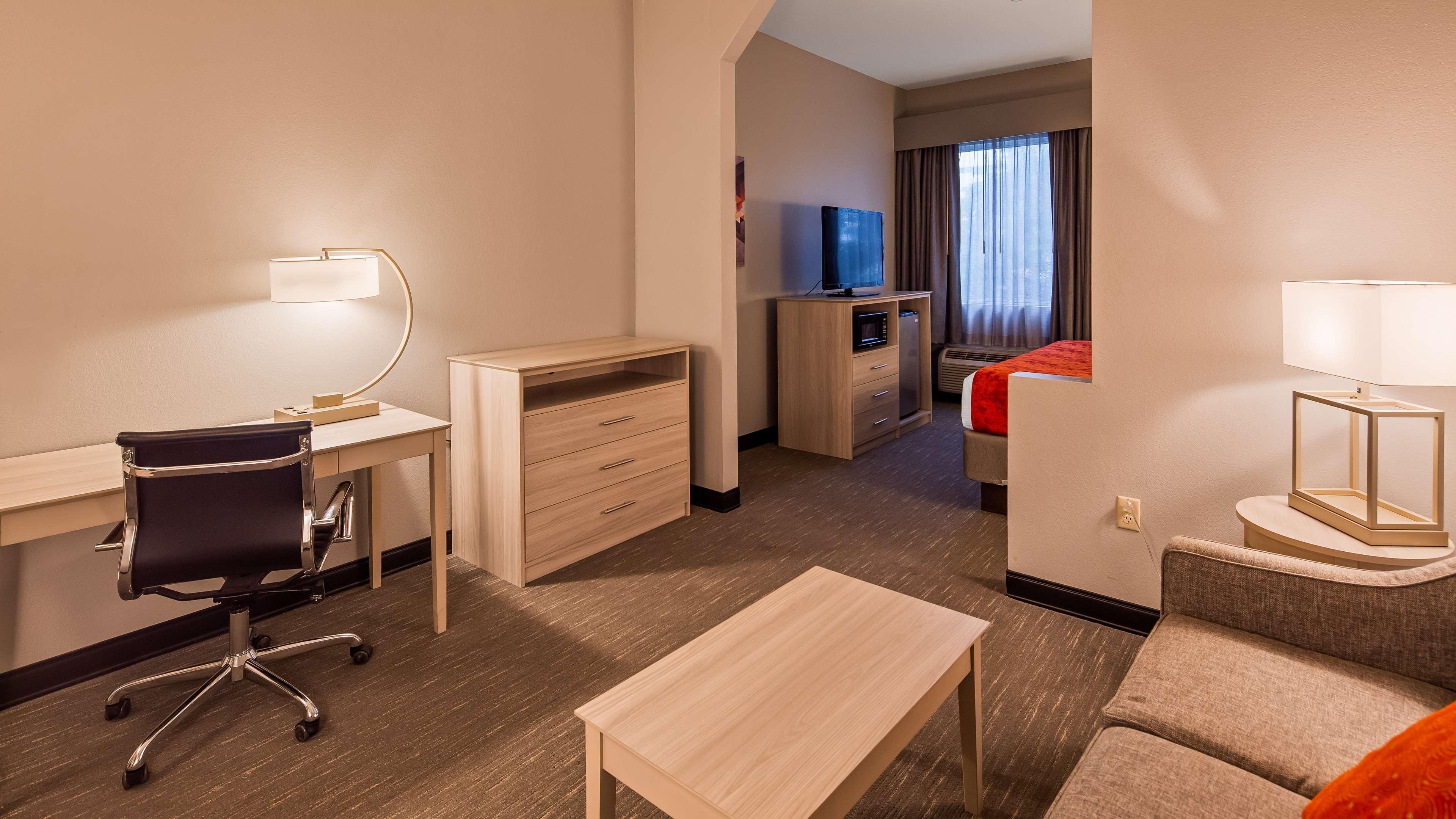 Best Western Plus New Cumberland Eksteriør bilde