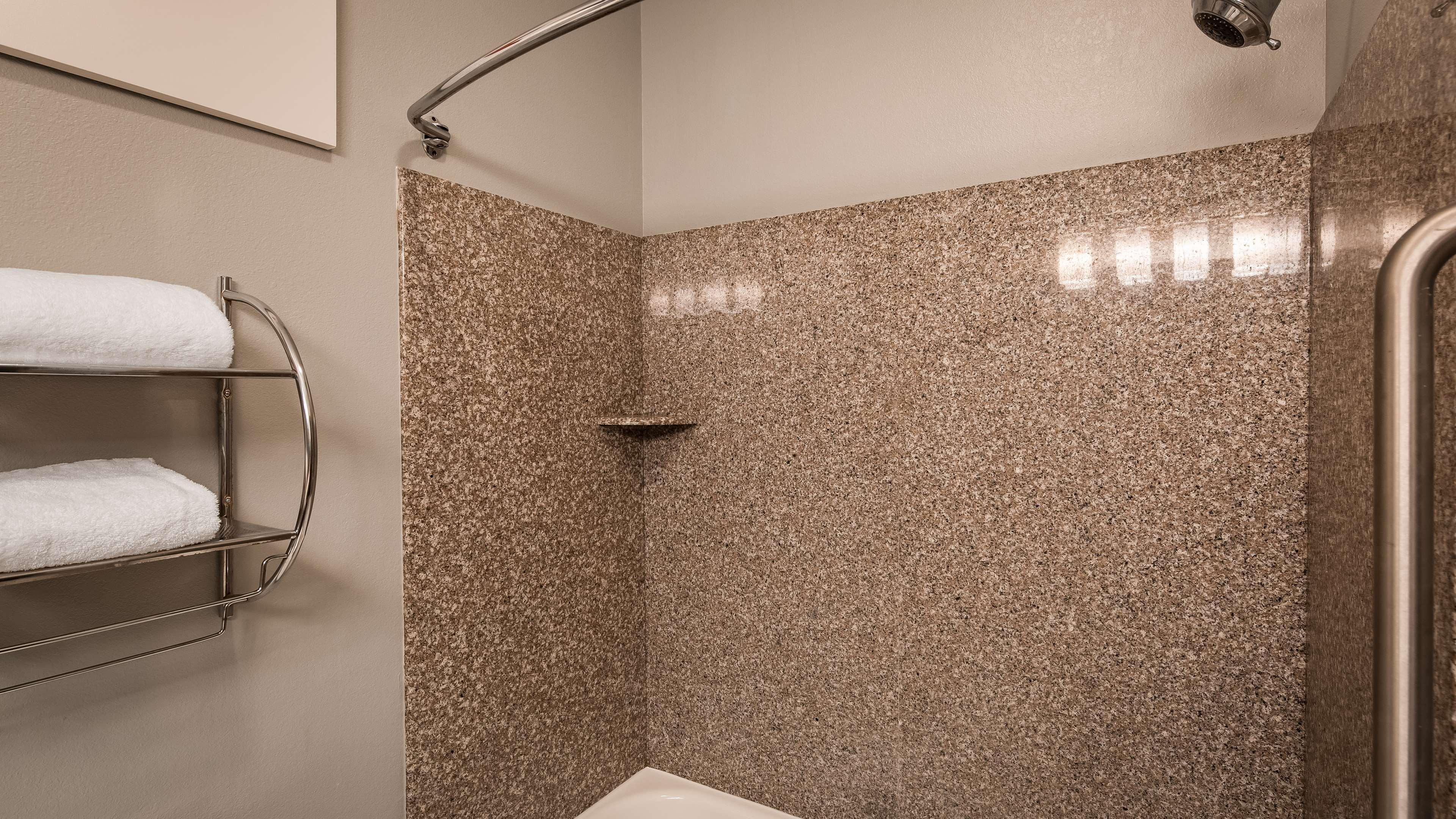 Best Western Plus New Cumberland Eksteriør bilde