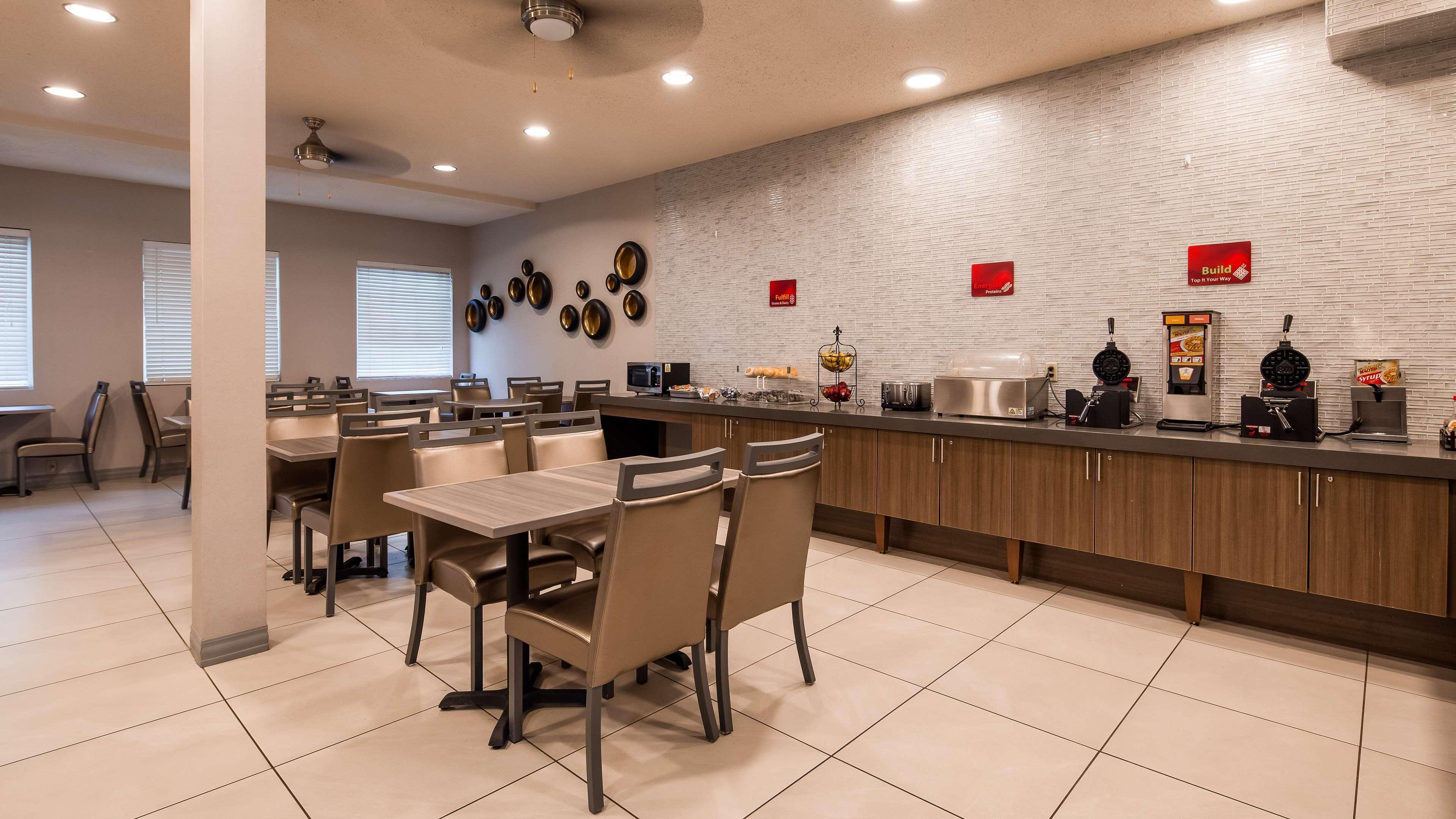 Best Western Plus New Cumberland Eksteriør bilde