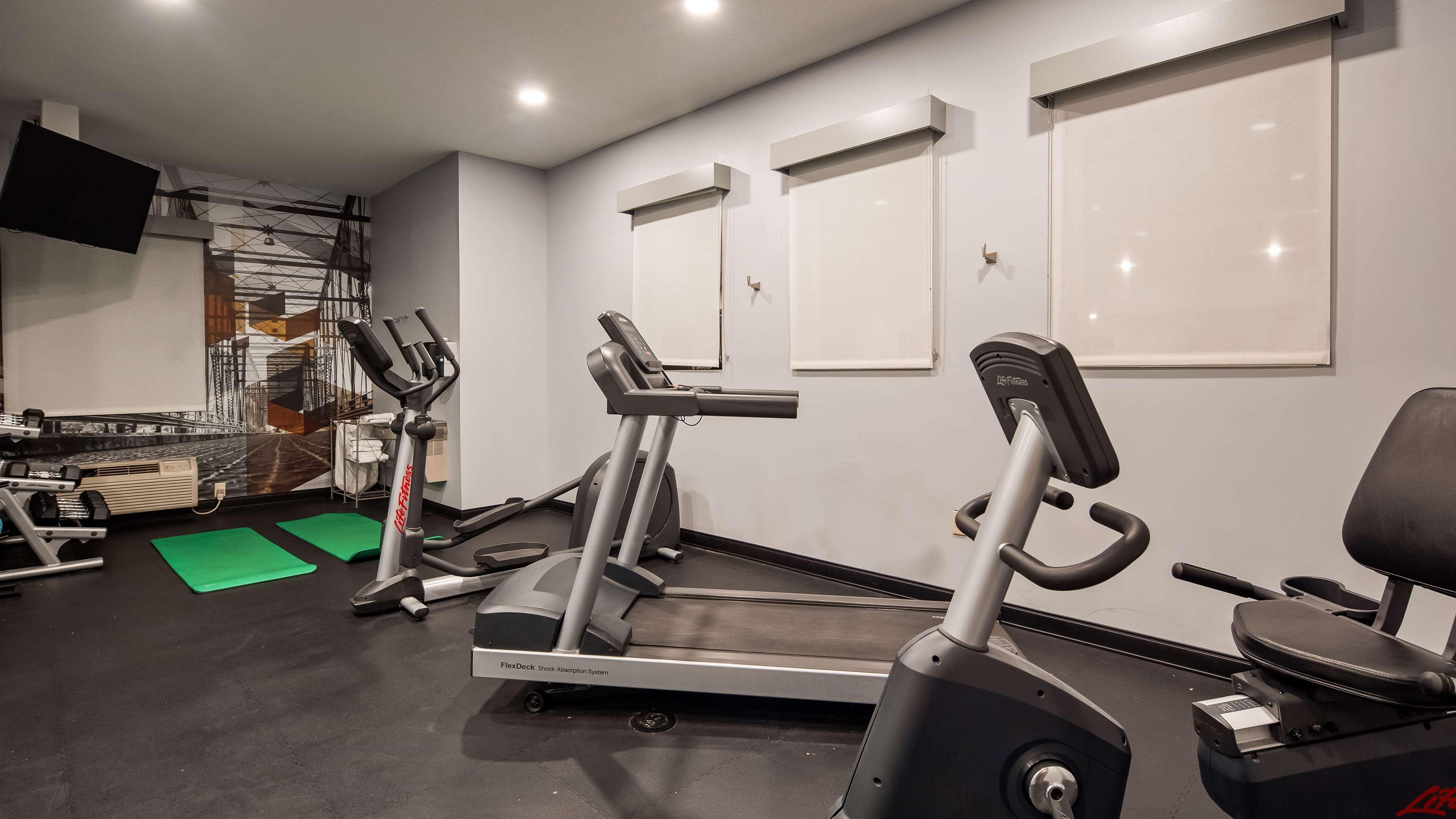 Best Western Plus New Cumberland Eksteriør bilde