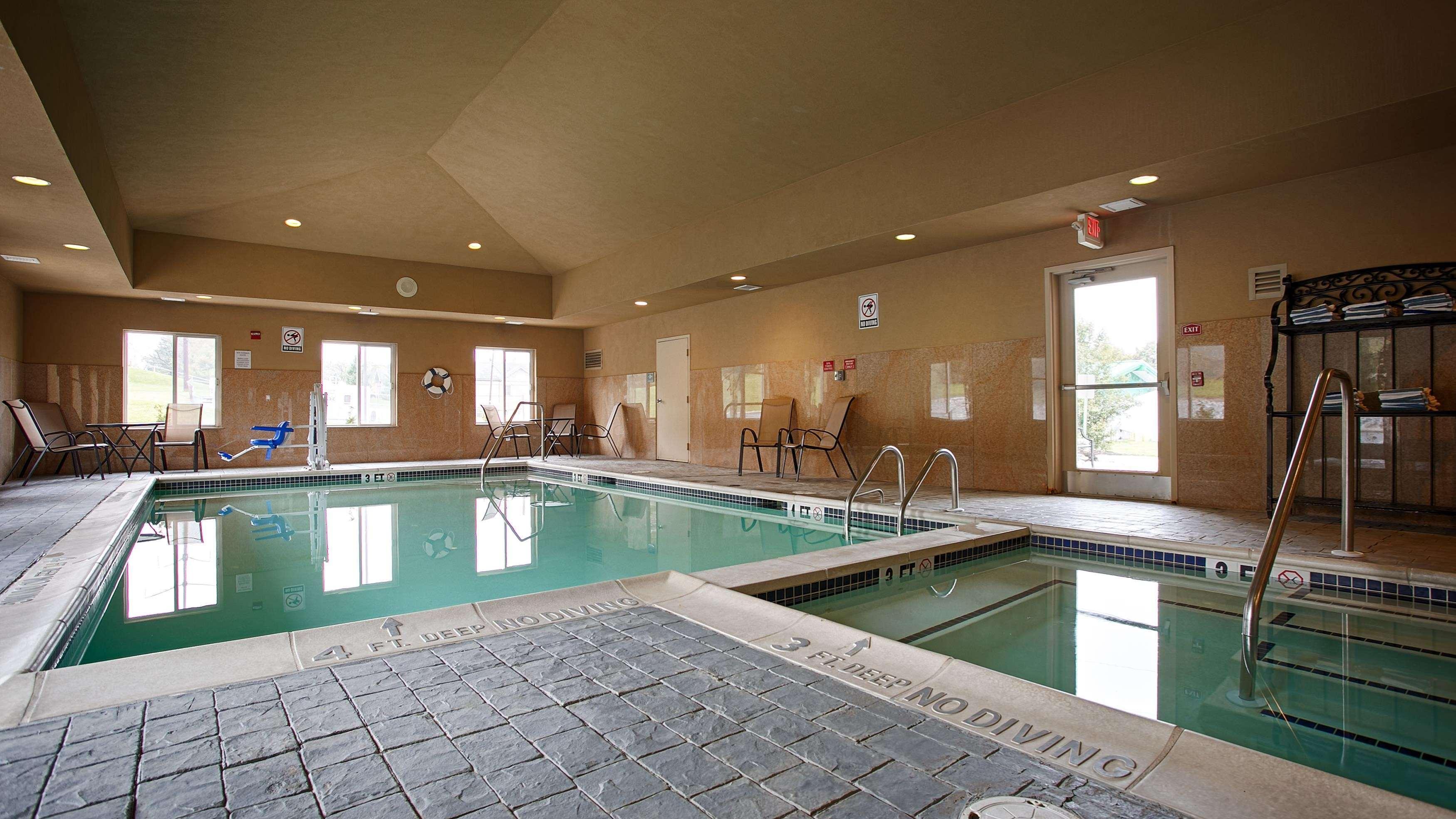 Best Western Plus New Cumberland Eksteriør bilde
