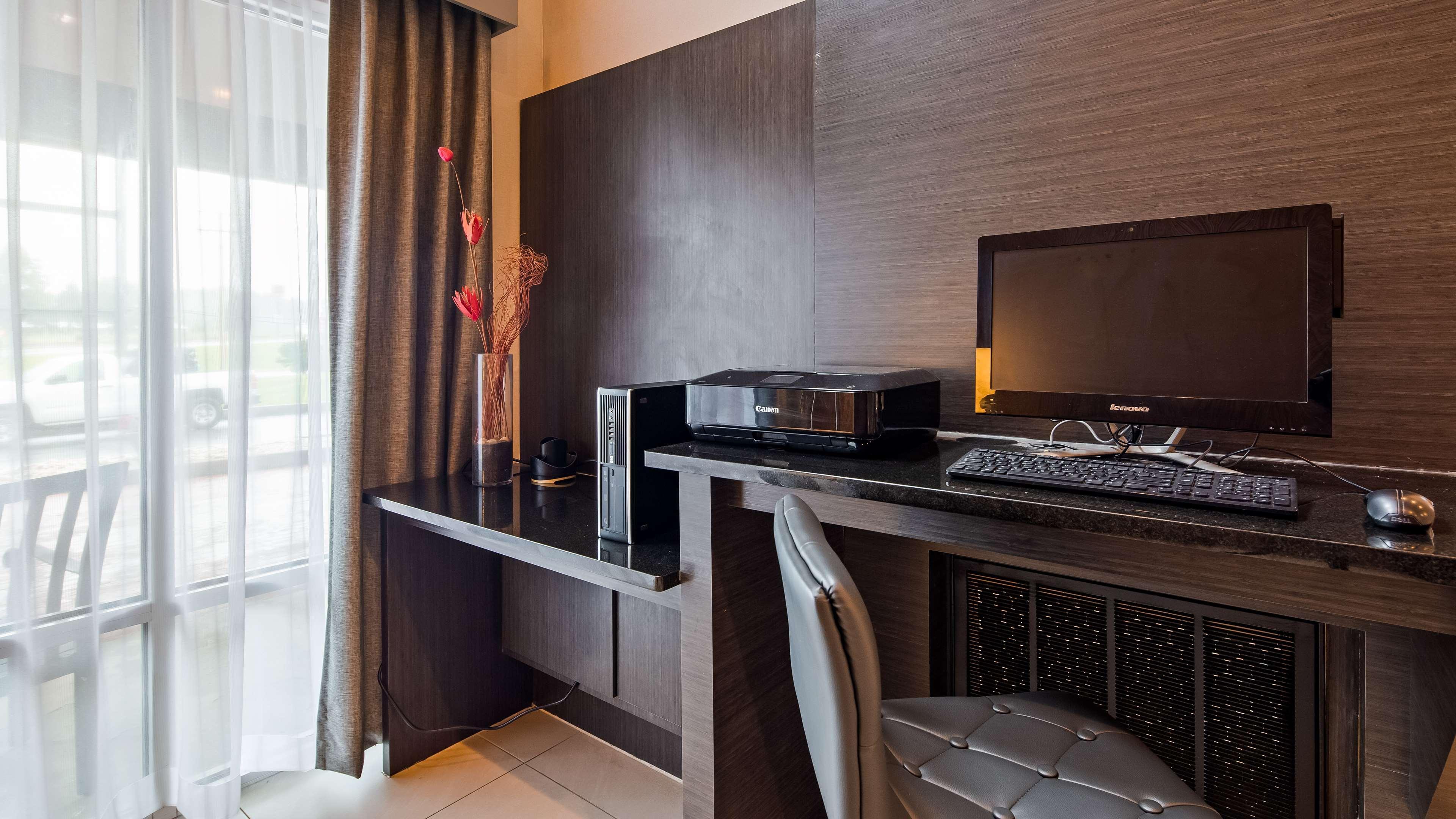 Best Western Plus New Cumberland Eksteriør bilde