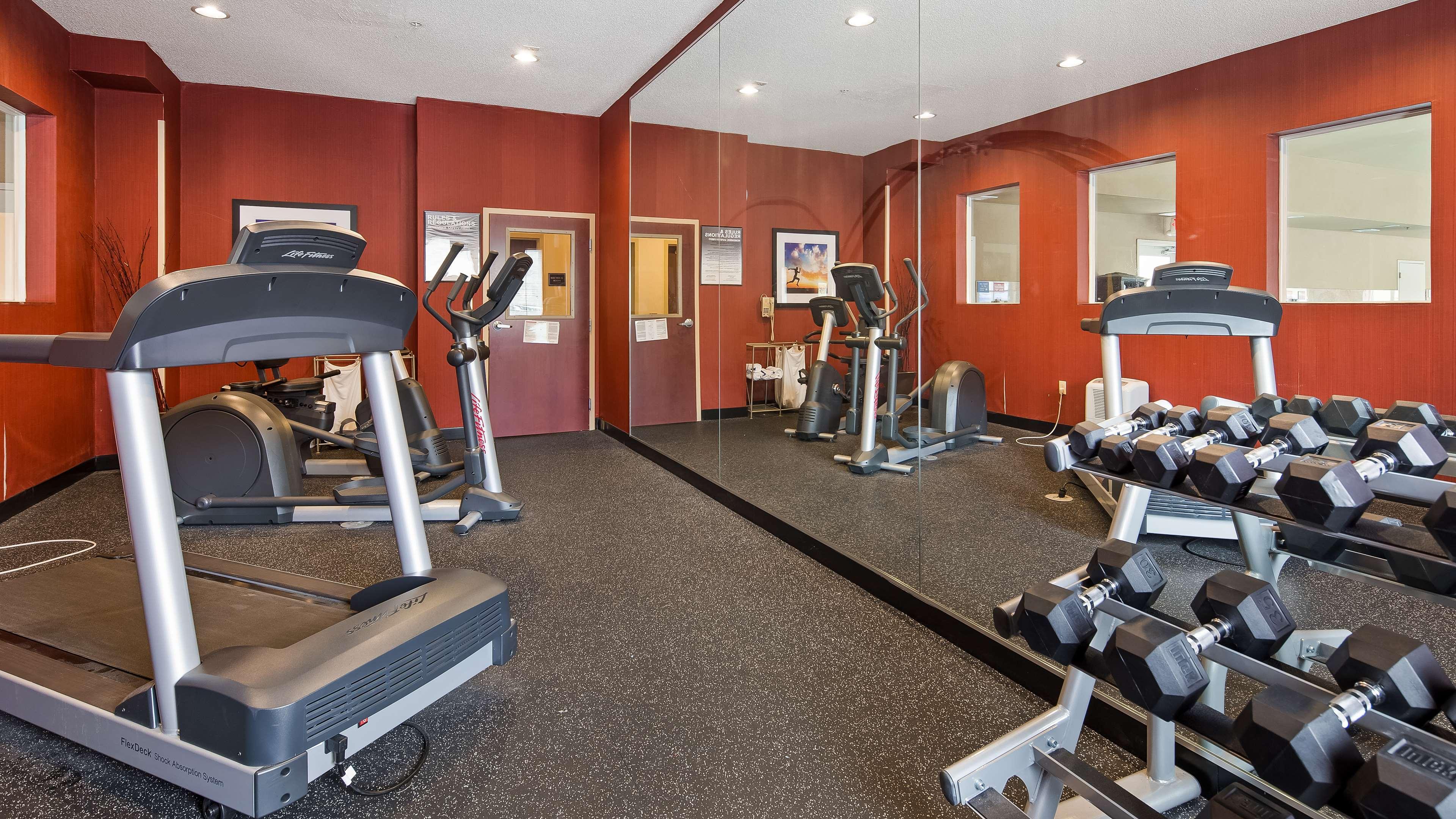 Best Western Plus New Cumberland Eksteriør bilde