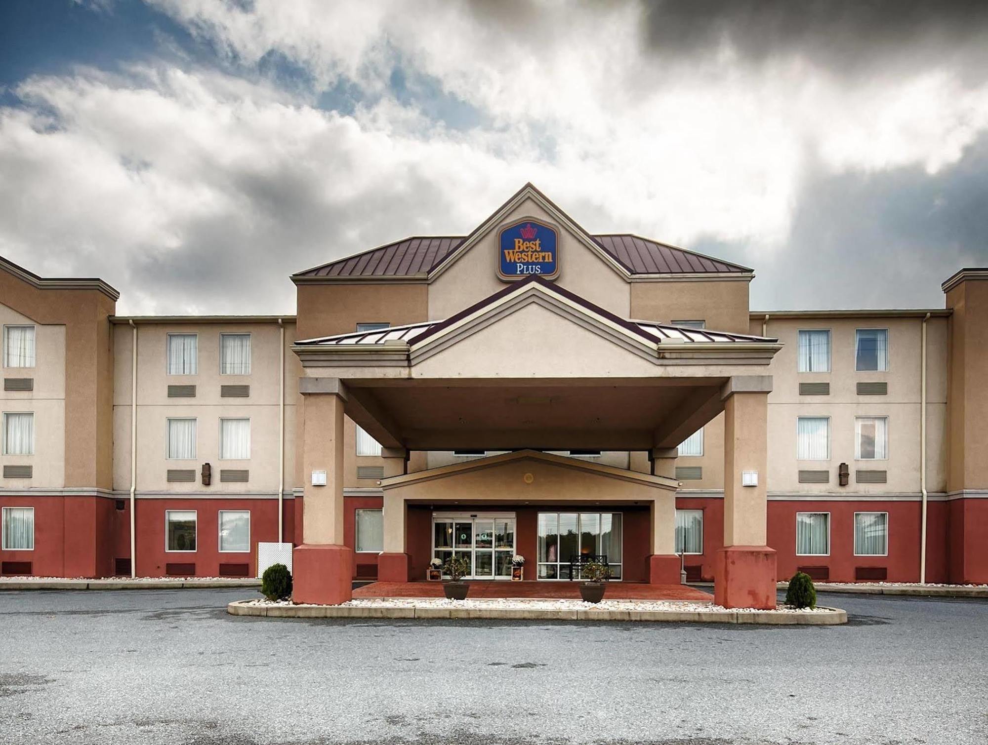 Best Western Plus New Cumberland Eksteriør bilde